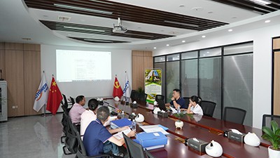 Sláðu inn gæðaeftirlitssérfræðinginn Vijay kom til Hongyi framleiðslustöðva o...